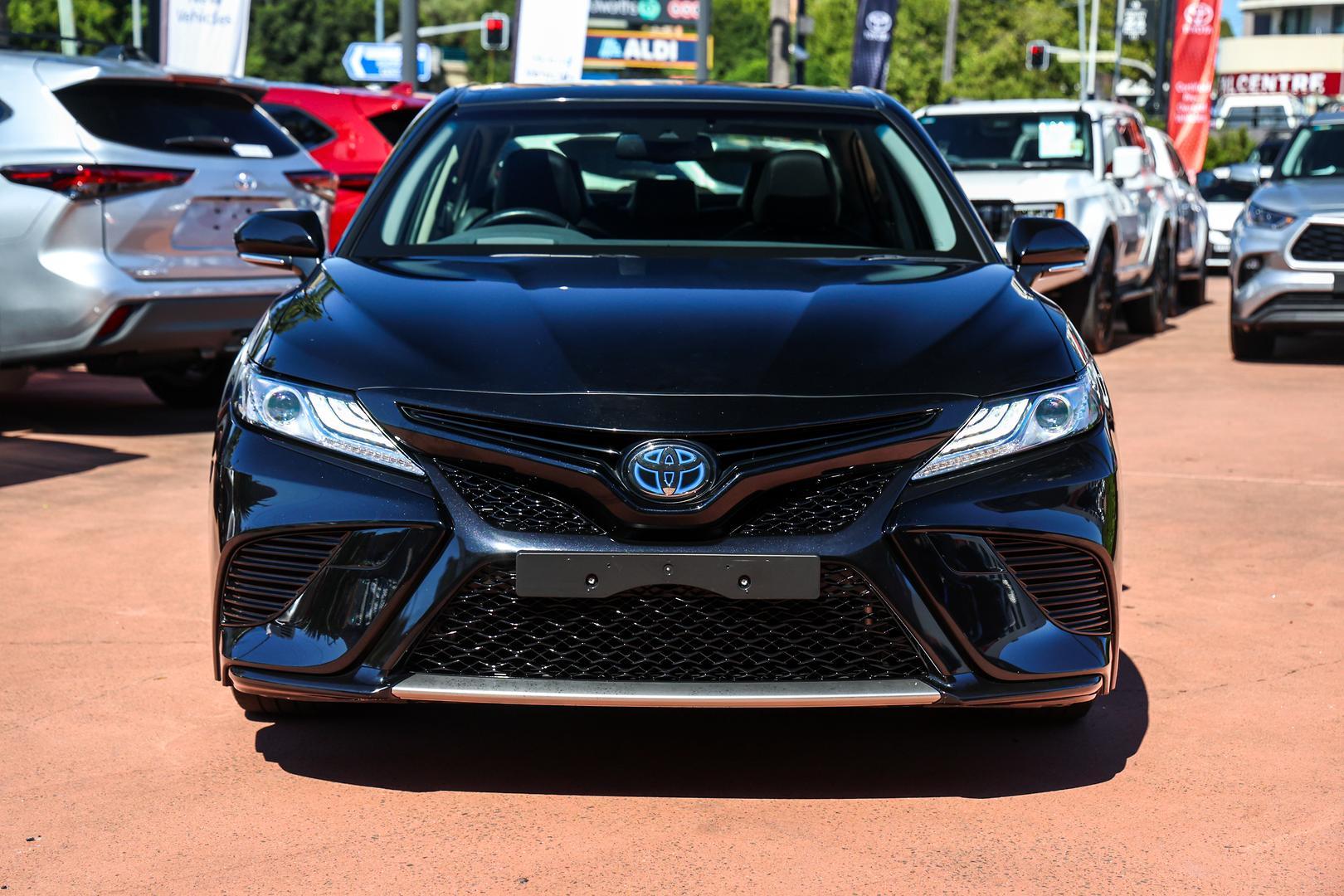 2020 Toyota Camry SL in Black