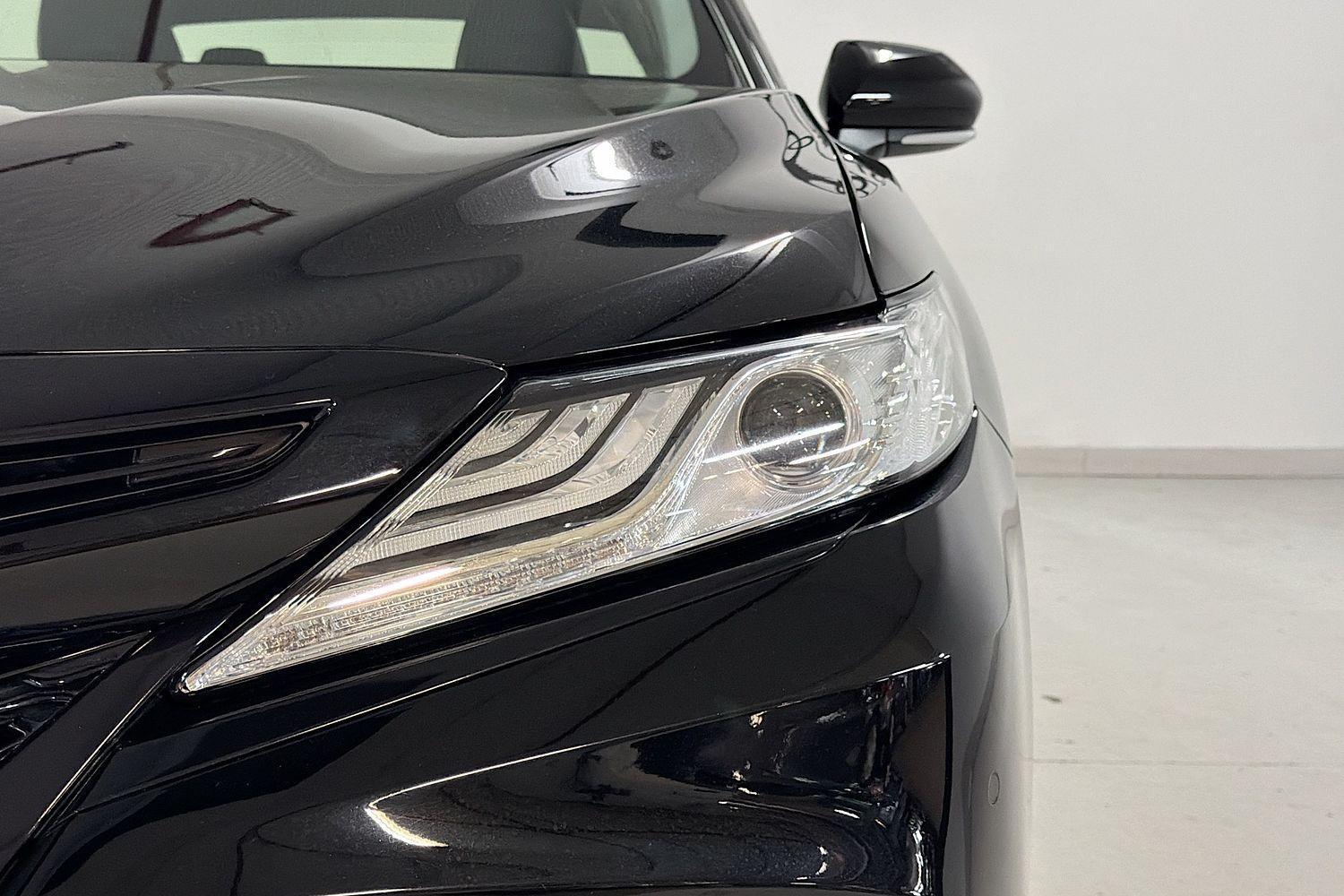 2020 Toyota Camry SL in Black