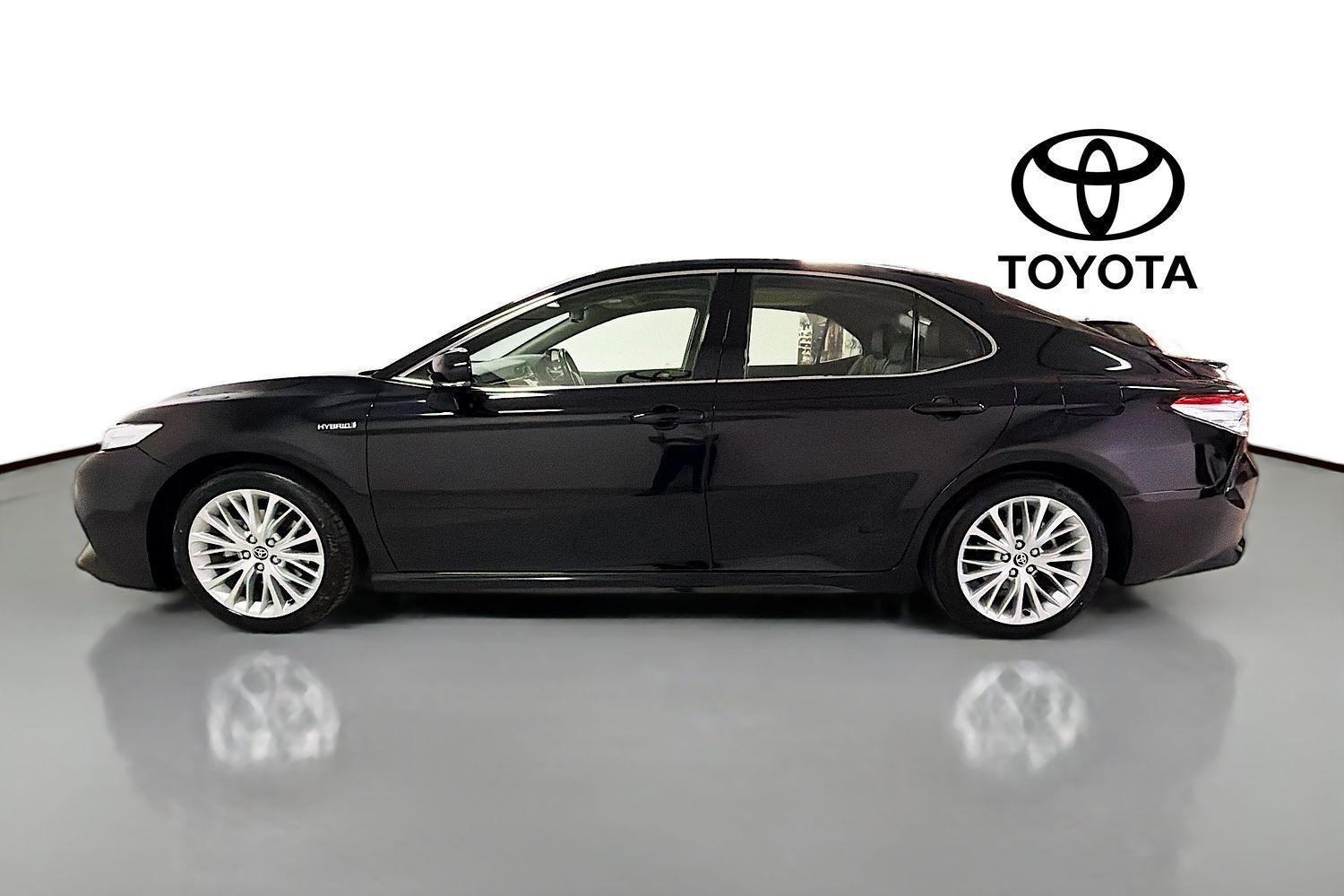 2020 Toyota Camry SL in Black