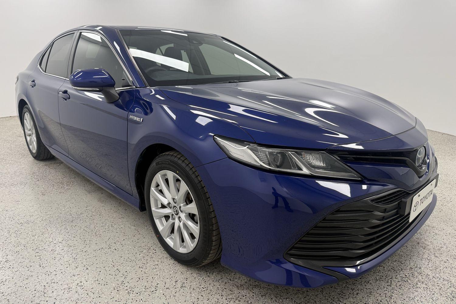 2018 Toyota Camry Ascent in Blue