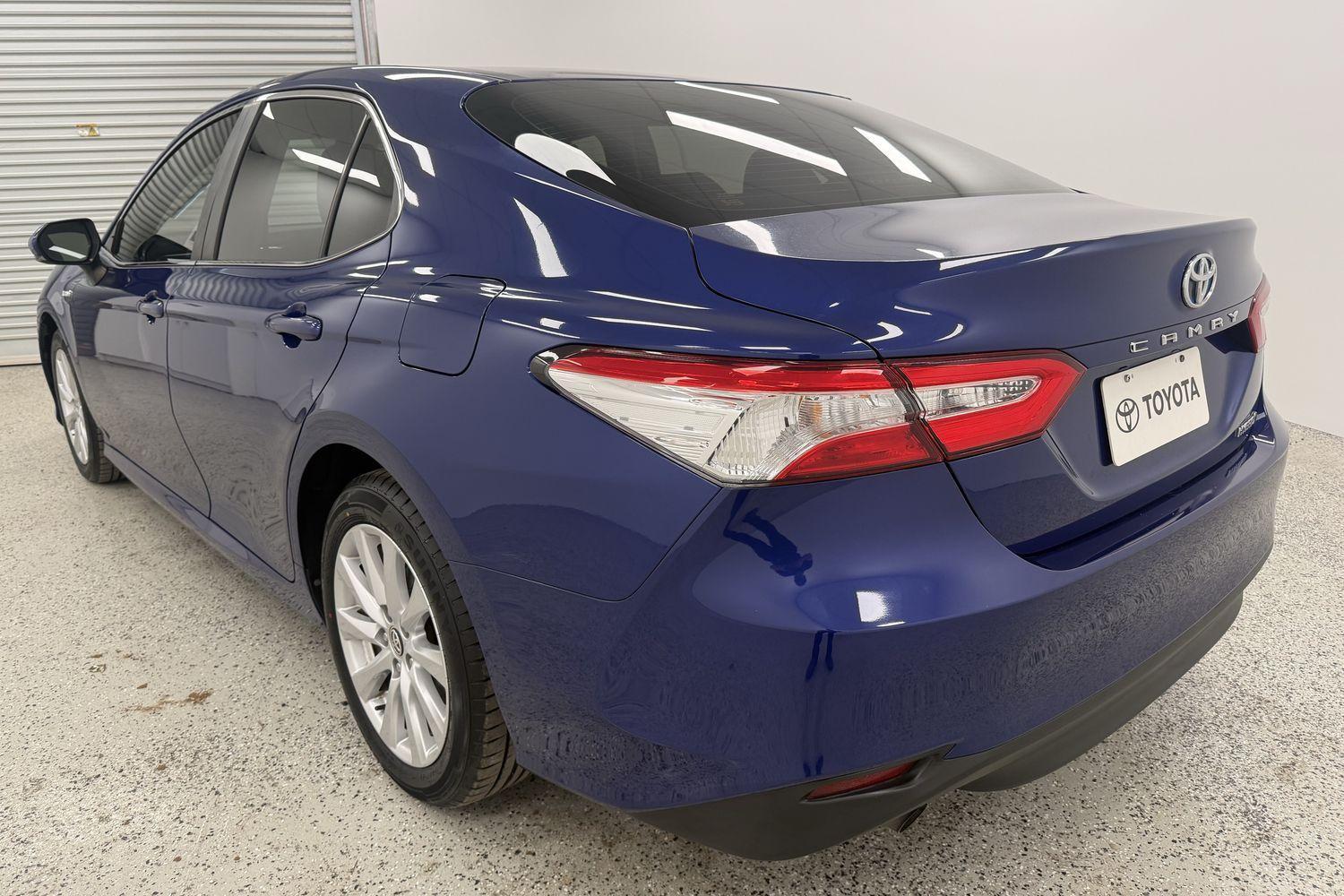 2018 Toyota Camry Ascent in Blue