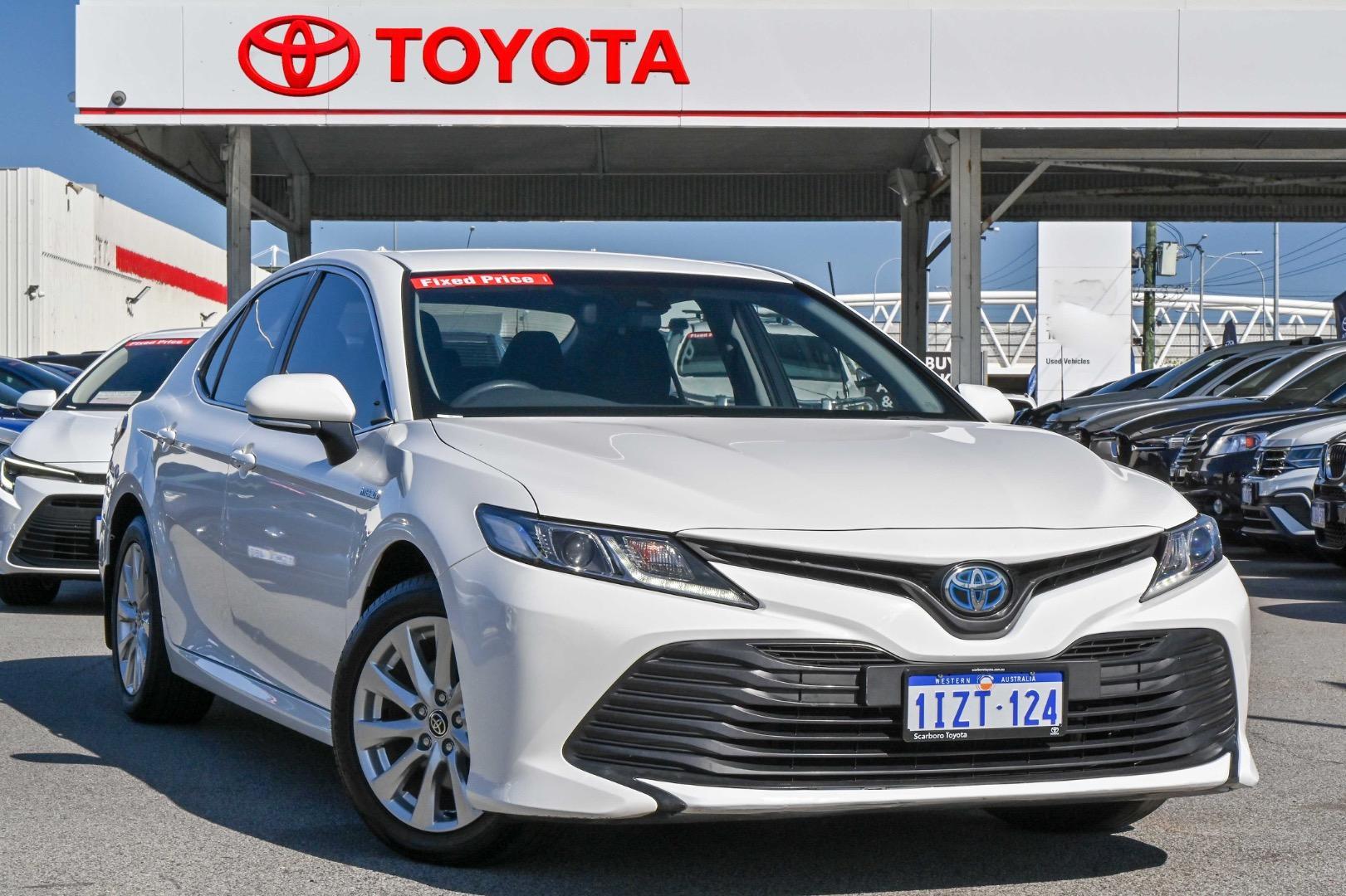 2020 Toyota Camry Ascent in White