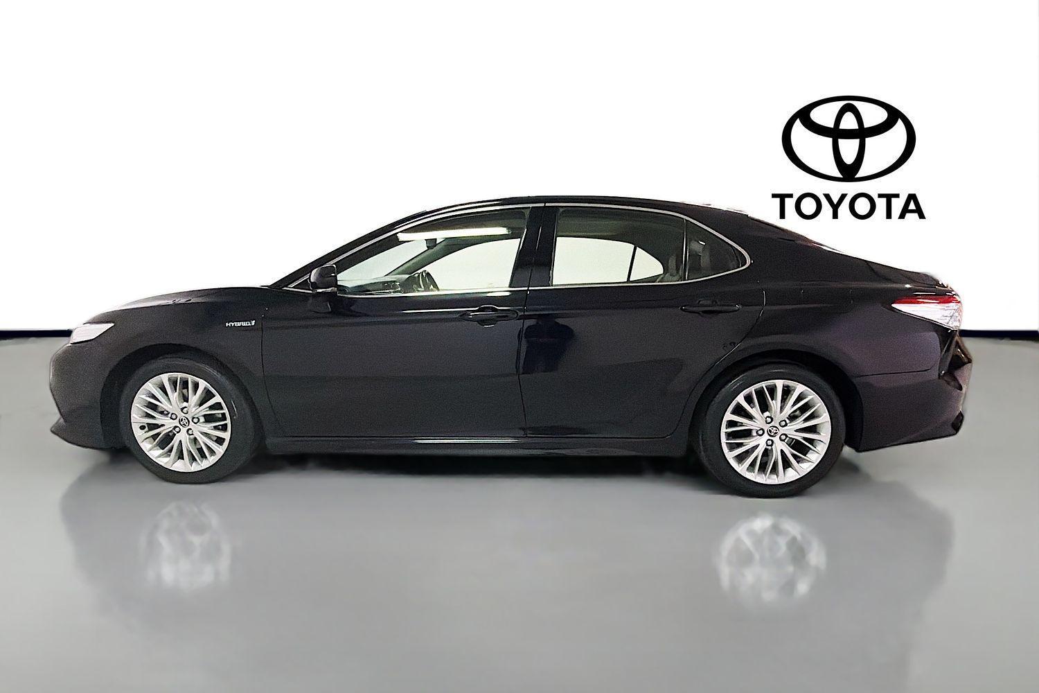 2020 Toyota Camry SL in Black