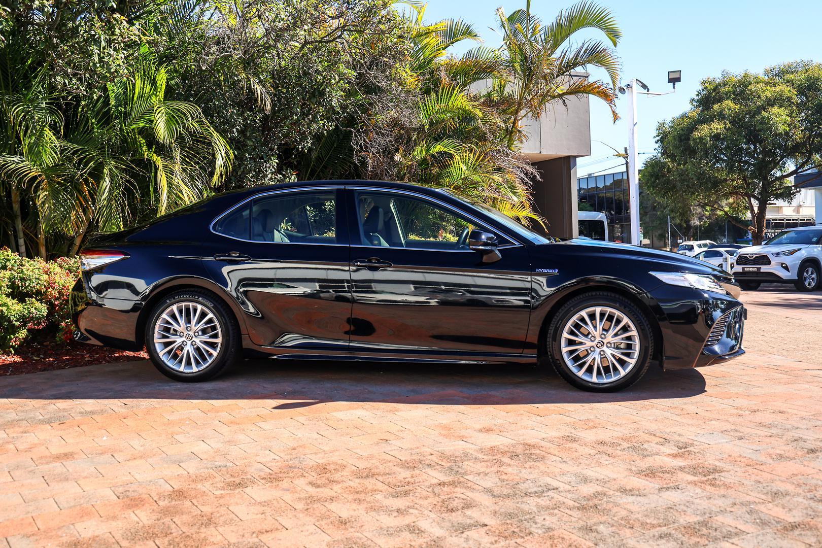 2020 Toyota Camry SL in Black