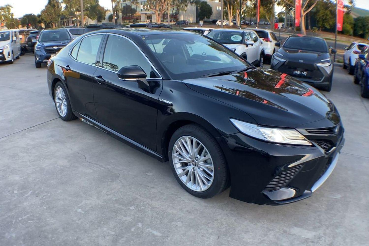 2020 Toyota Camry SL in Black