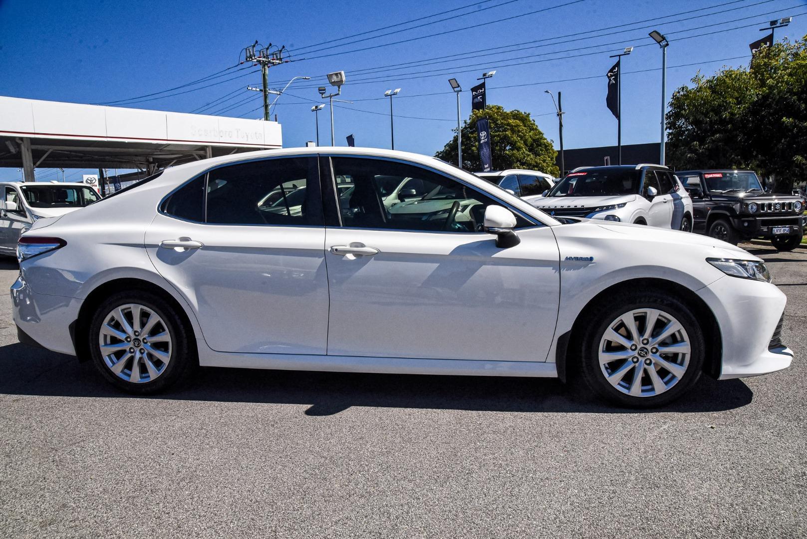 2018 Toyota Camry Ascent in White