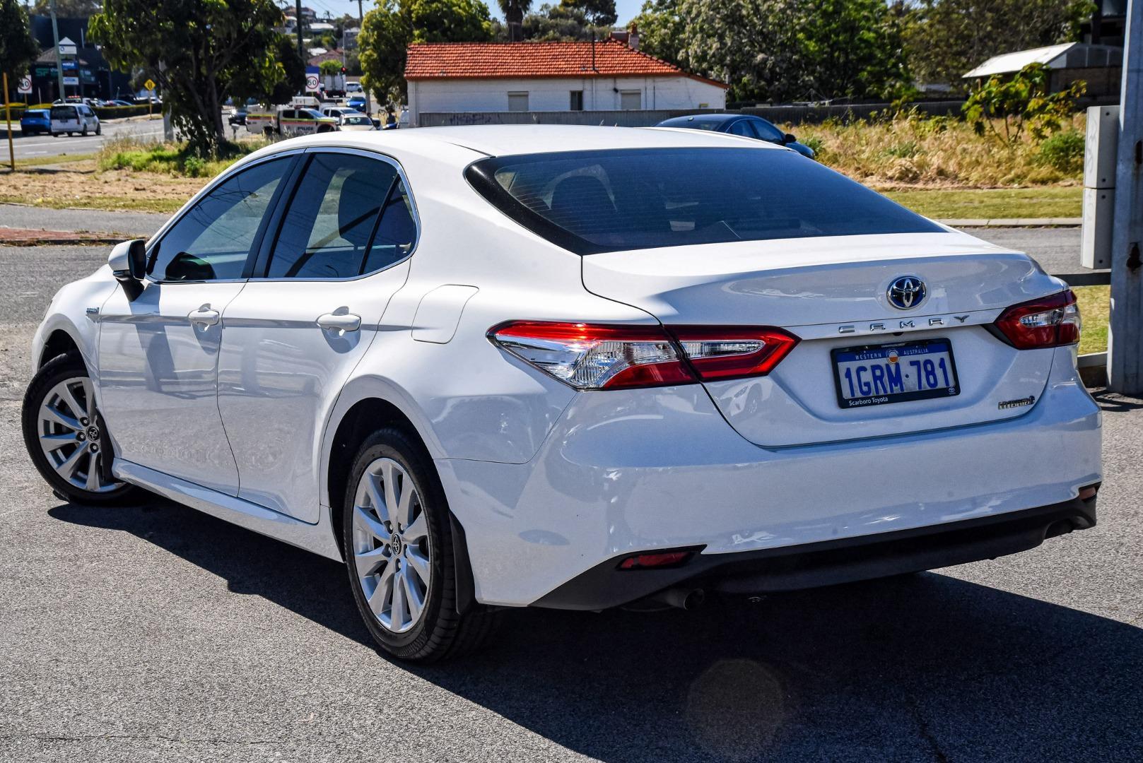 2018 Toyota Camry Ascent in White