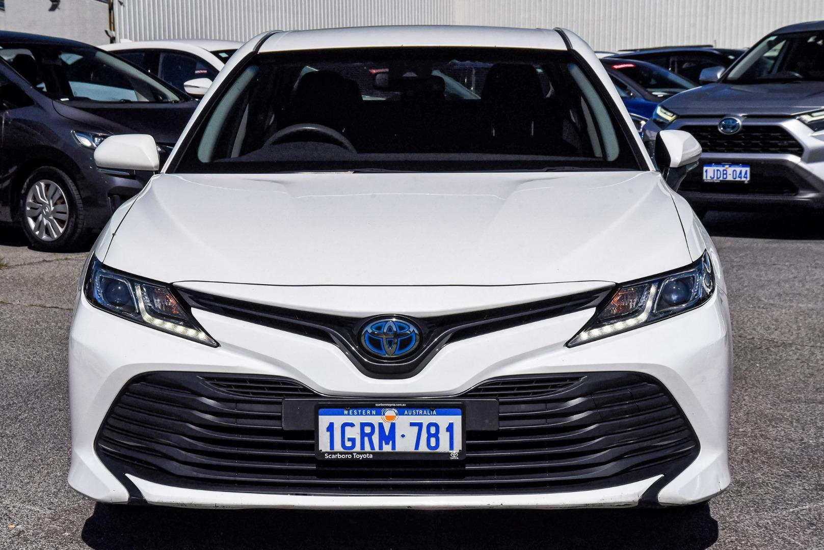 2018 Toyota Camry Ascent in White