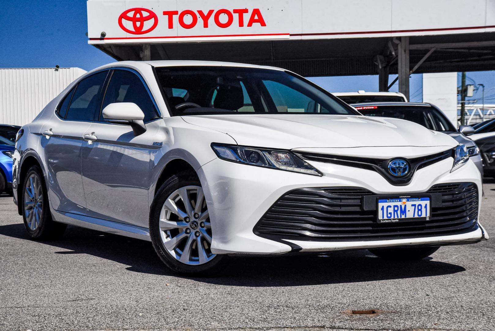 2018 Toyota Camry Ascent in White