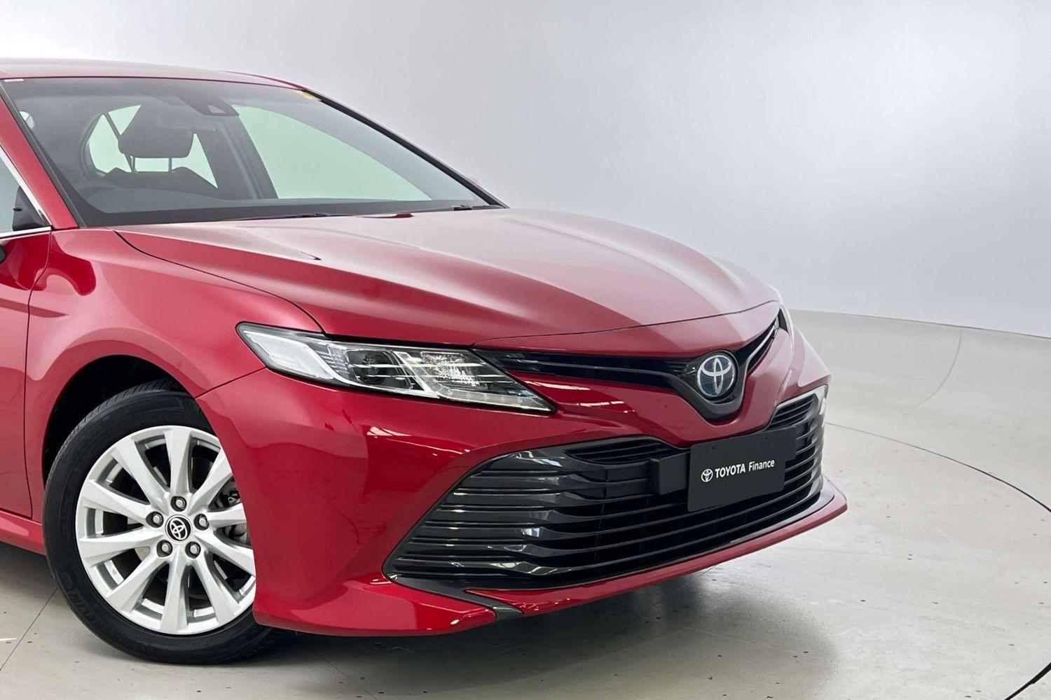 2021 Toyota Camry Ascent in Red