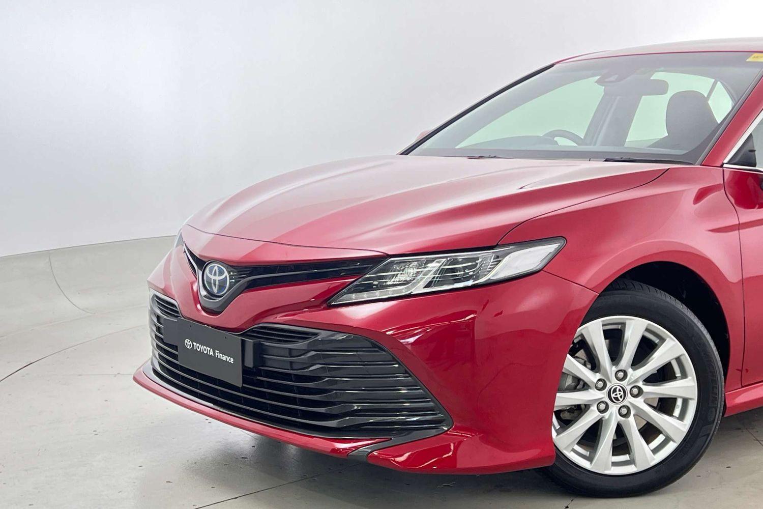 2021 Toyota Camry Ascent in Red
