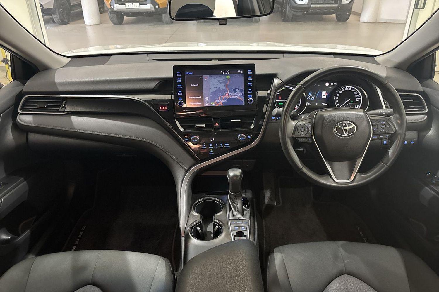 2021 Toyota Camry Ascent Sport in White