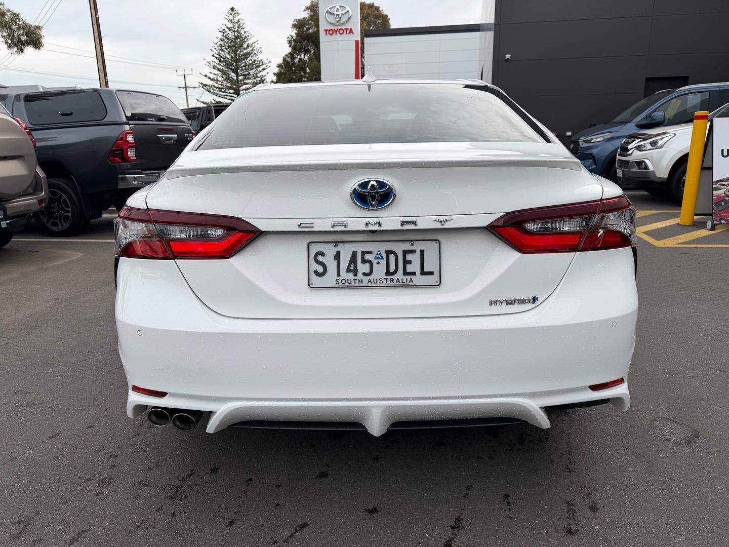 2021 Toyota Camry Ascent Sport in White