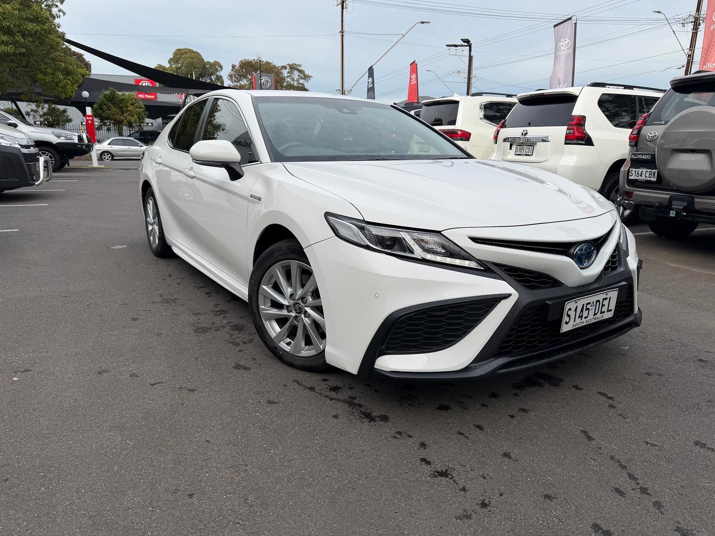 2021 Toyota Camry Ascent Sport in White