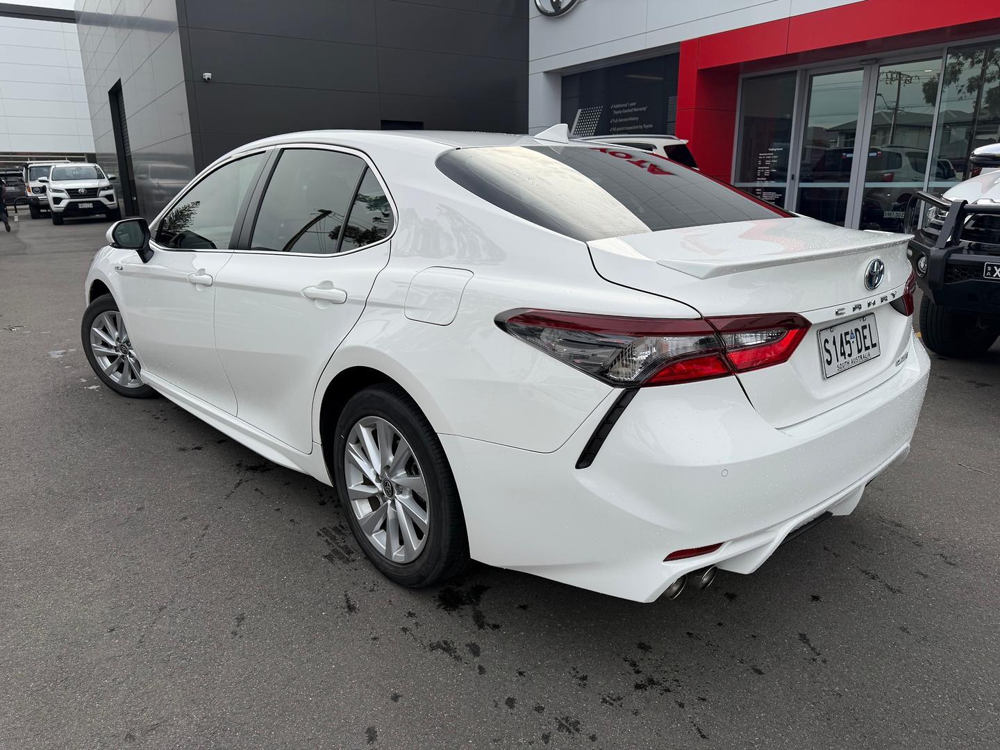 2021 Toyota Camry Ascent Sport in White