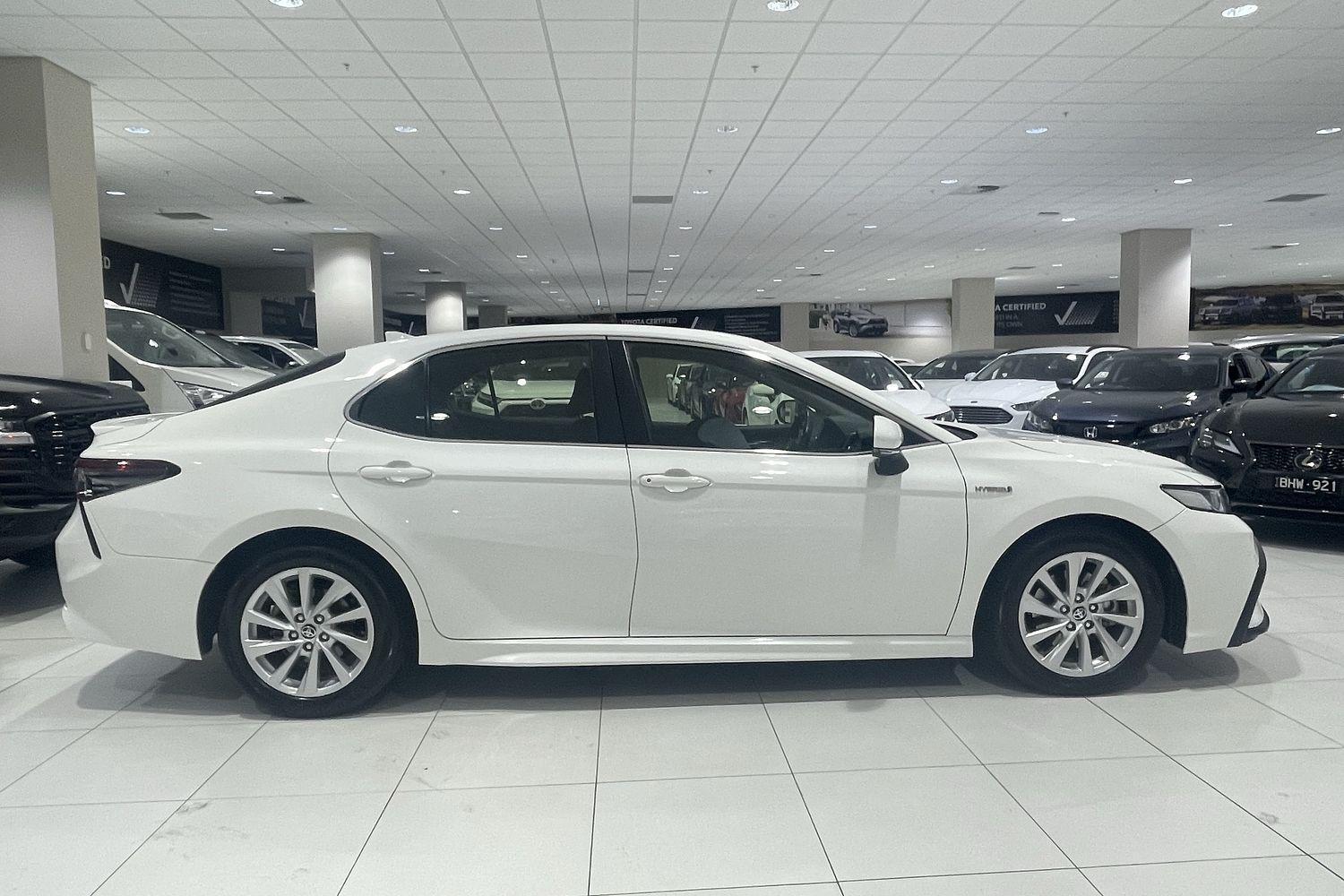 2021 Toyota Camry Ascent Sport in White