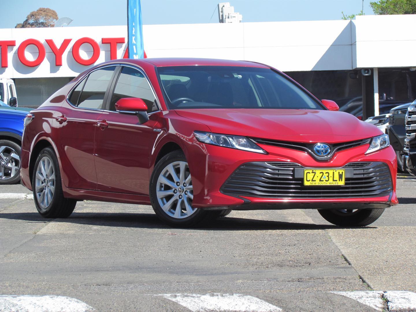 2020 Toyota Camry Ascent in Red