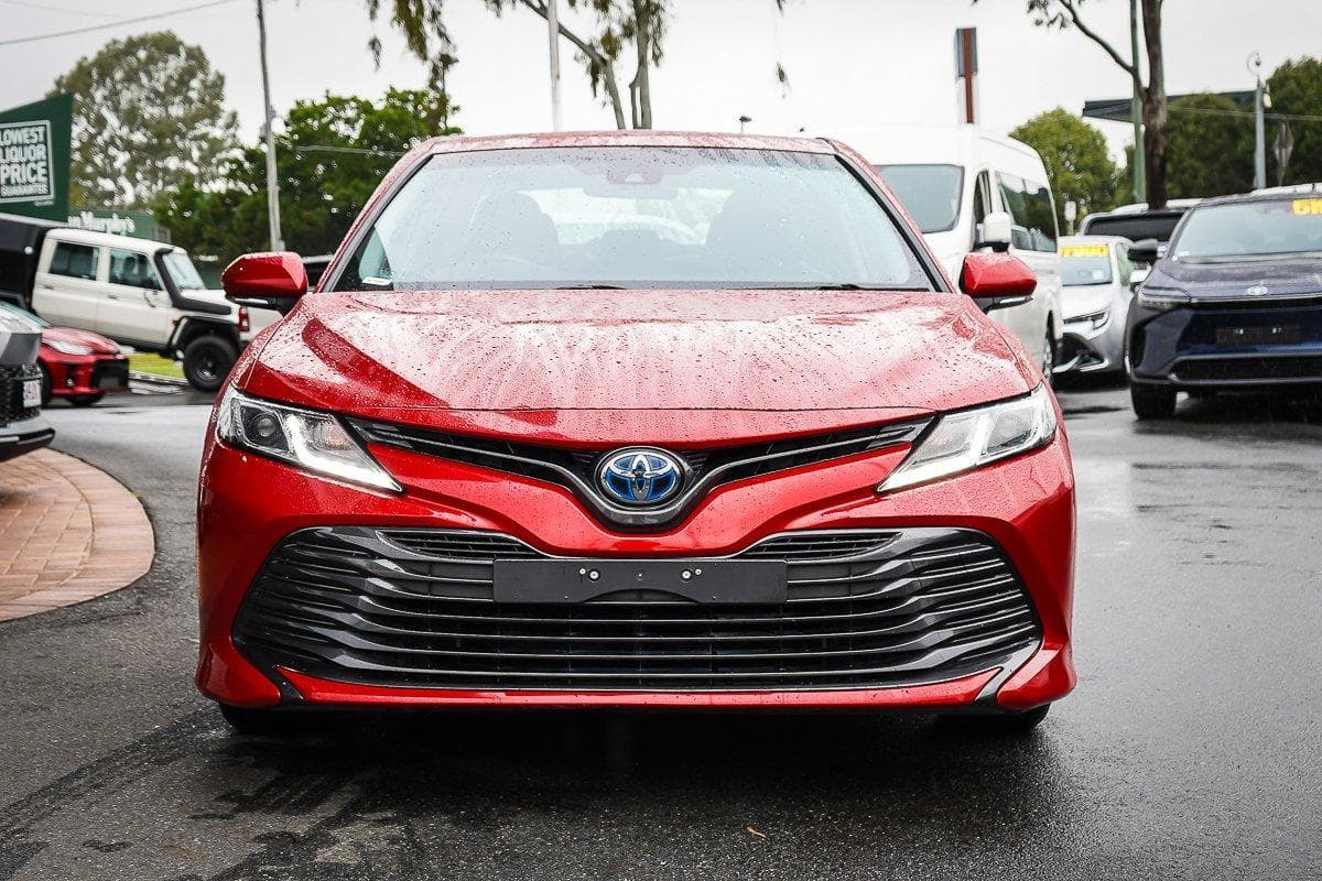 2020 Toyota Camry Ascent in Red