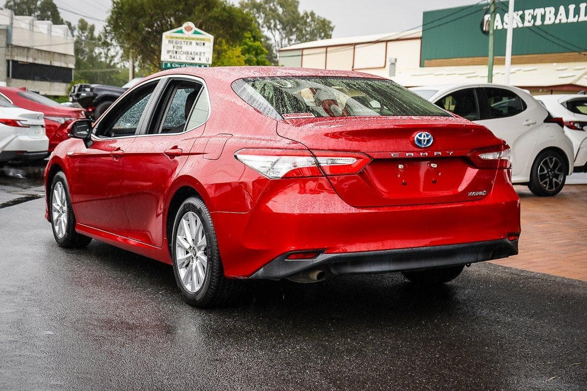 2020 Toyota Camry Ascent in Red