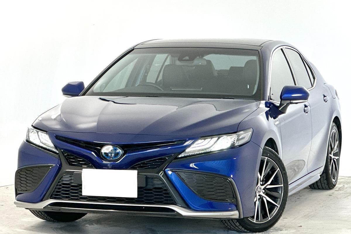 2022 Toyota Camry SL in Blue
