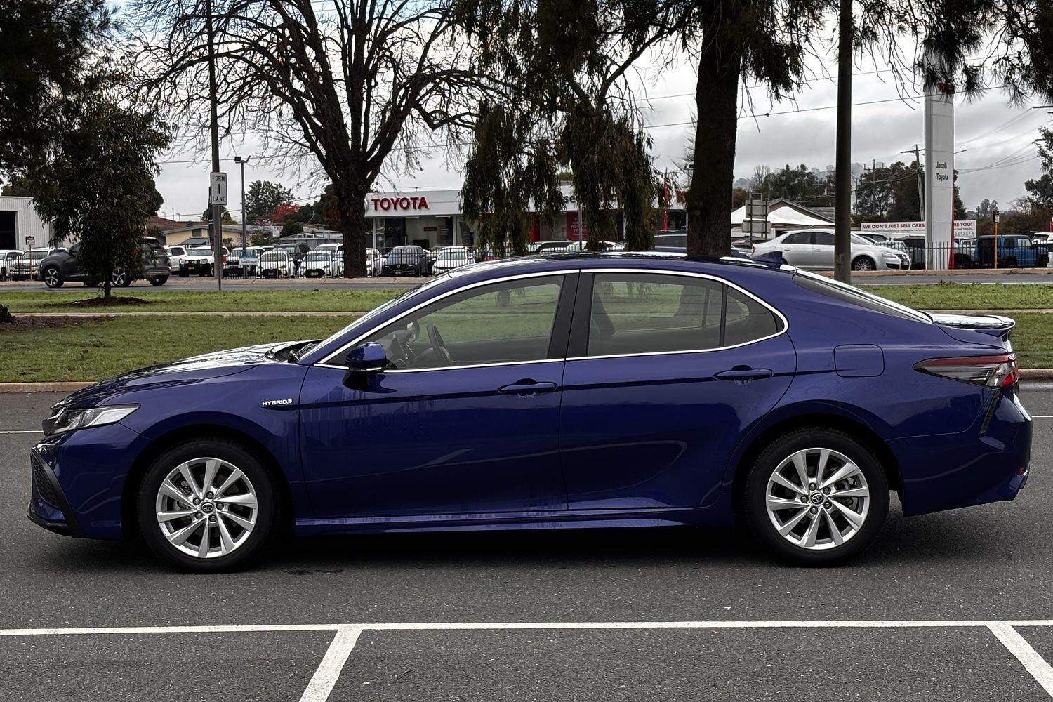 2022 Toyota Camry Ascent Sport in Blue