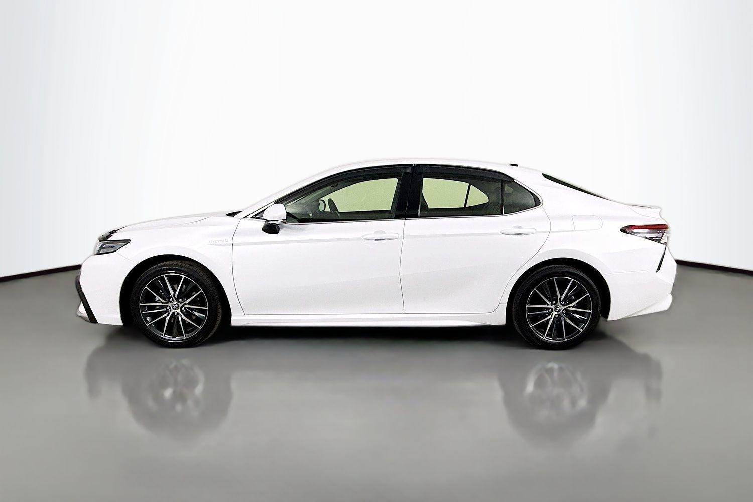 2023 Toyota Camry SL in White