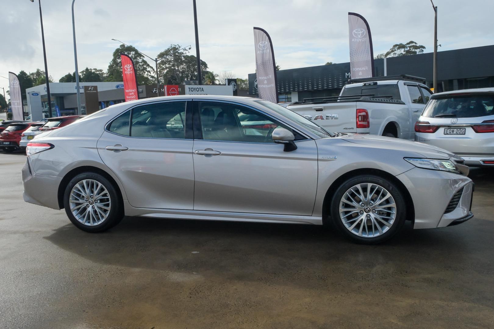 2020 Toyota Camry SL in Bronze