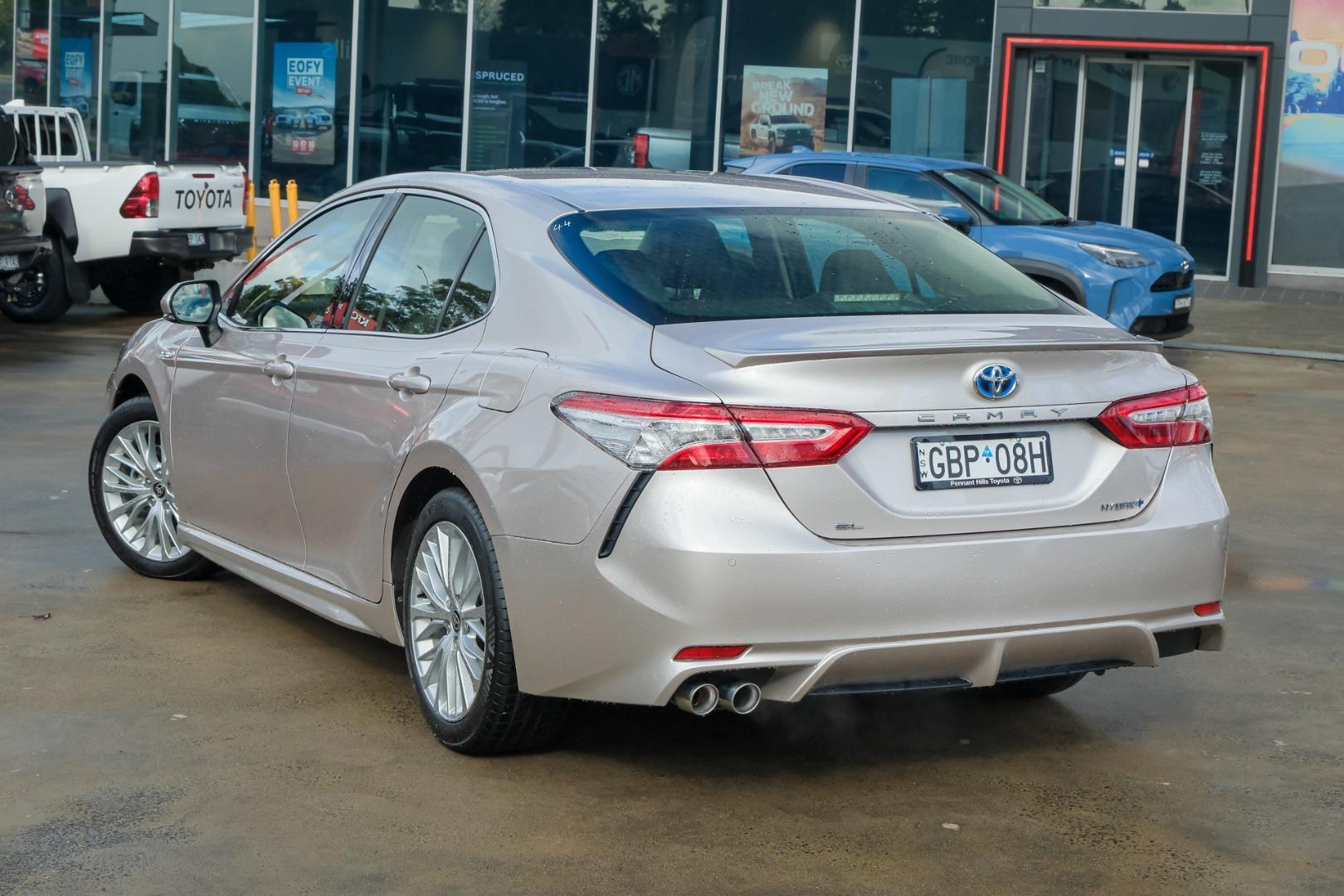 2020 Toyota Camry SL in Bronze