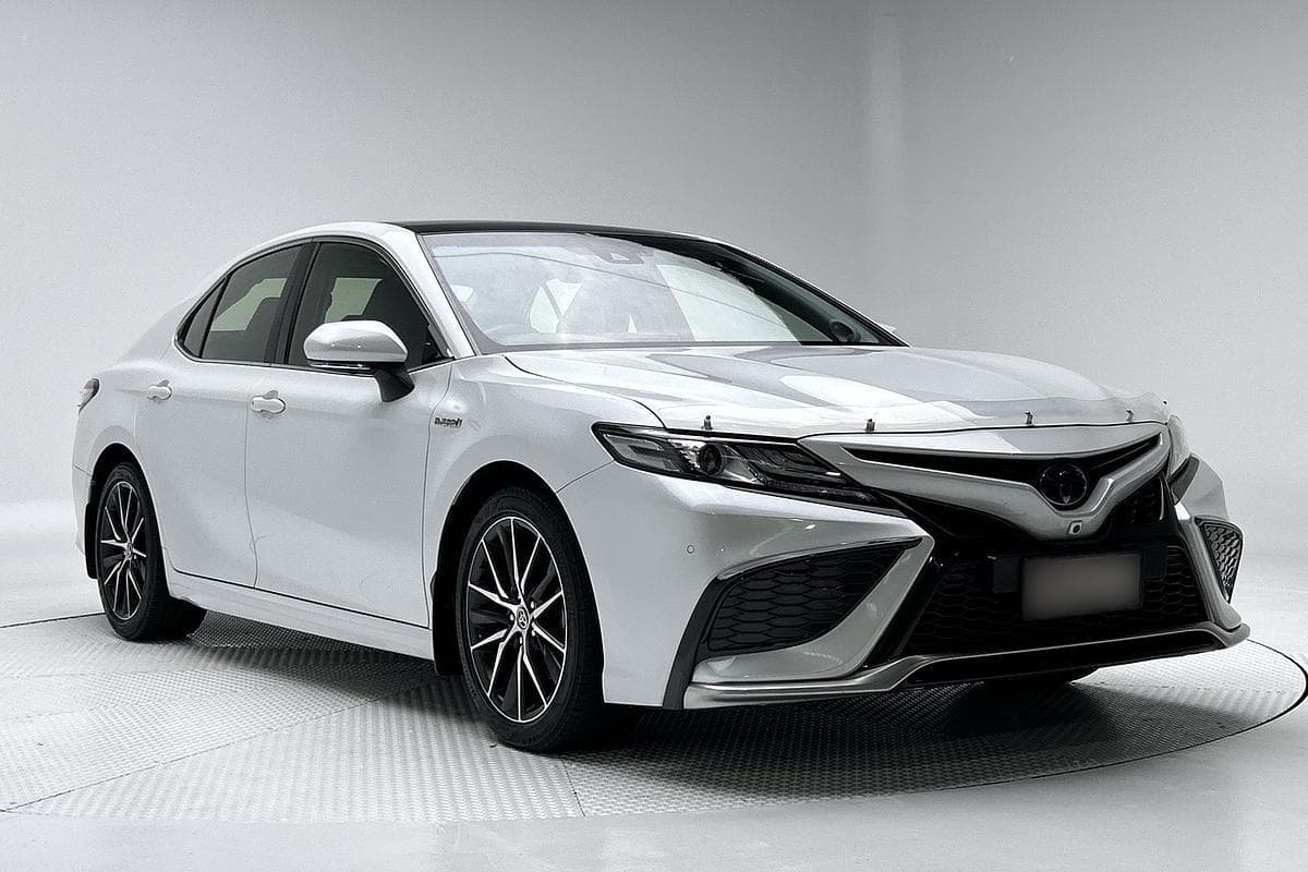 2022 Toyota Camry SL in White