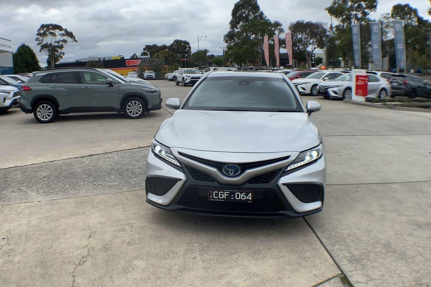 2022 Toyota Camry Ascent Sport in Silver