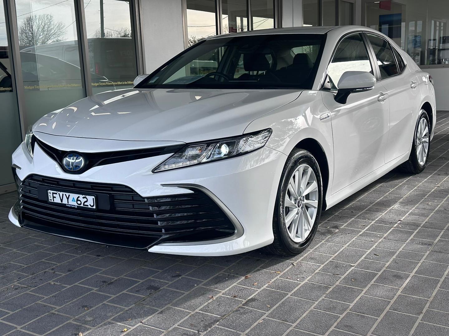 2023 Toyota Camry Ascent Sport in White