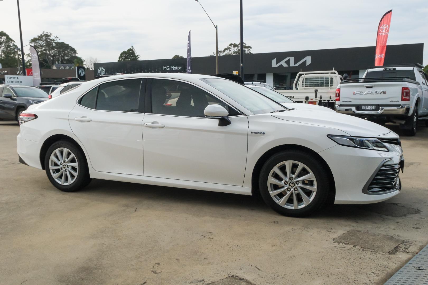 2021 Toyota Camry Ascent Sport in White