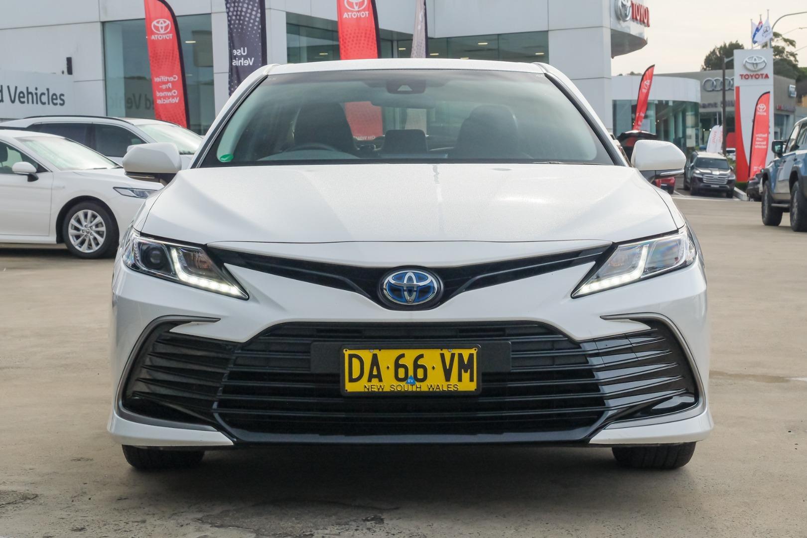 2021 Toyota Camry Ascent Sport in White