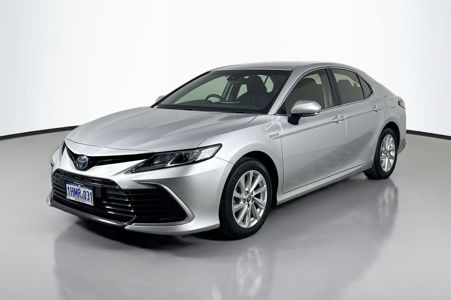 2021 Toyota Camry Ascent in Silver