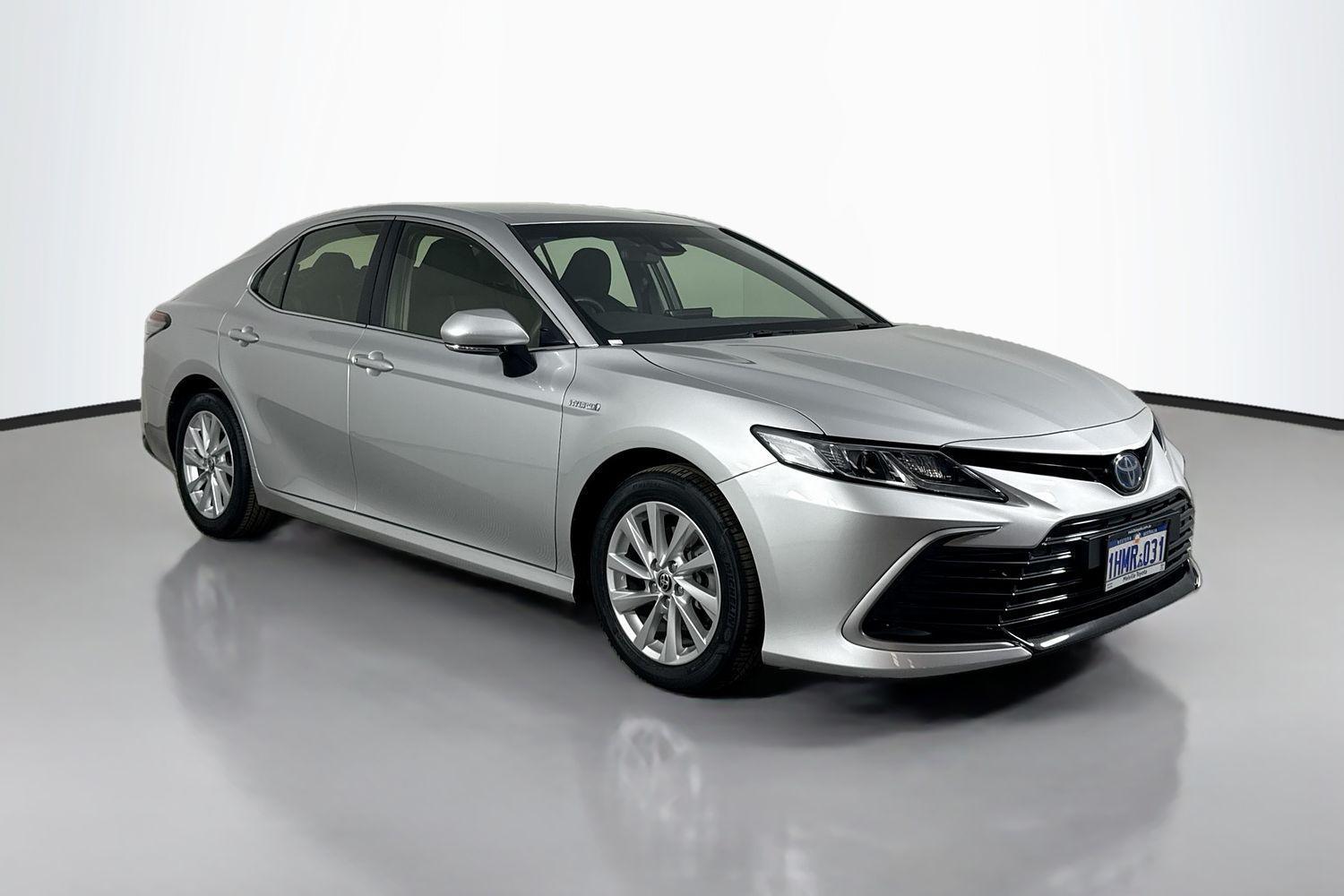 2021 Toyota Camry Ascent in Silver