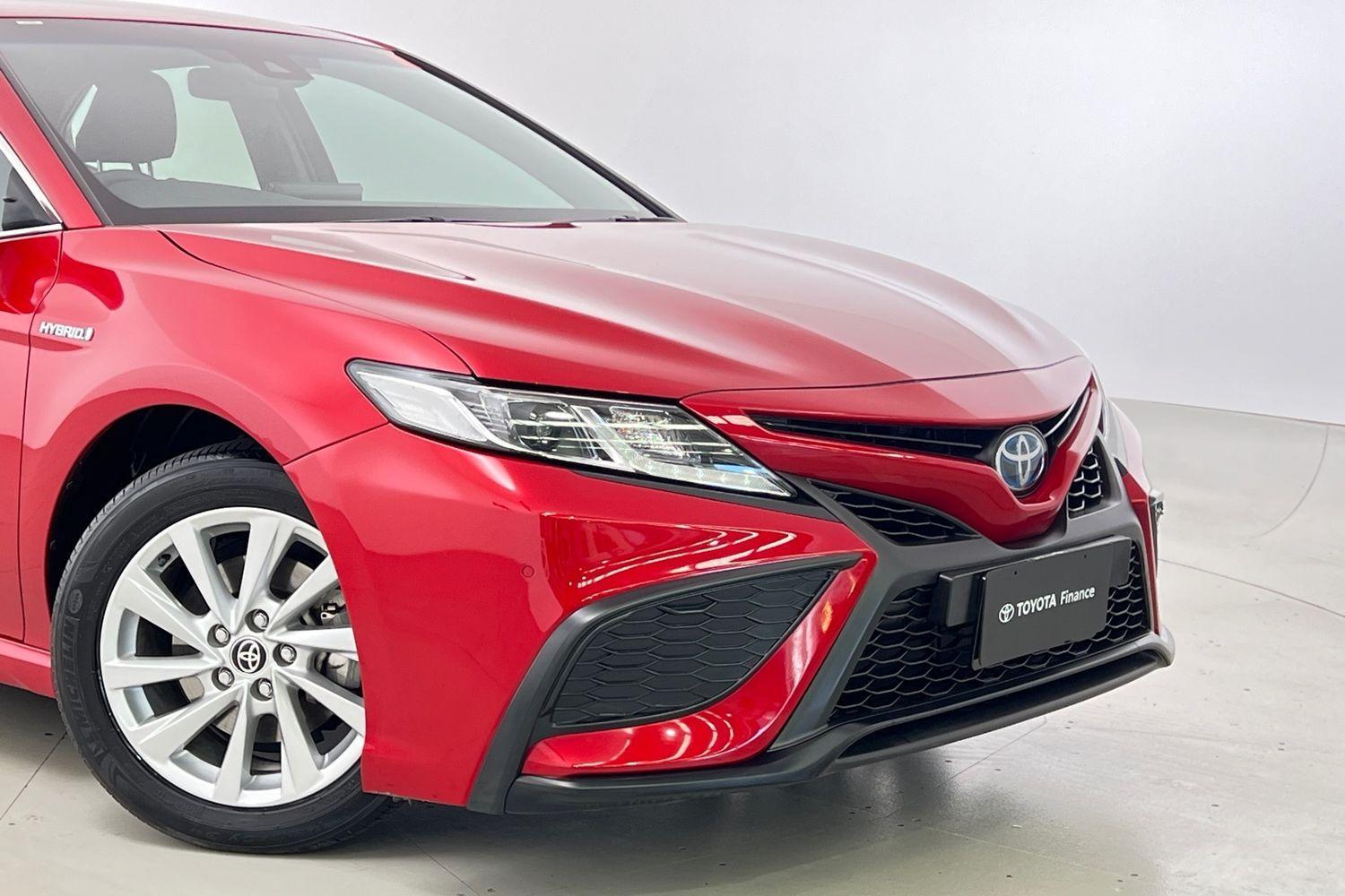2022 Toyota Camry Ascent Sport in Red