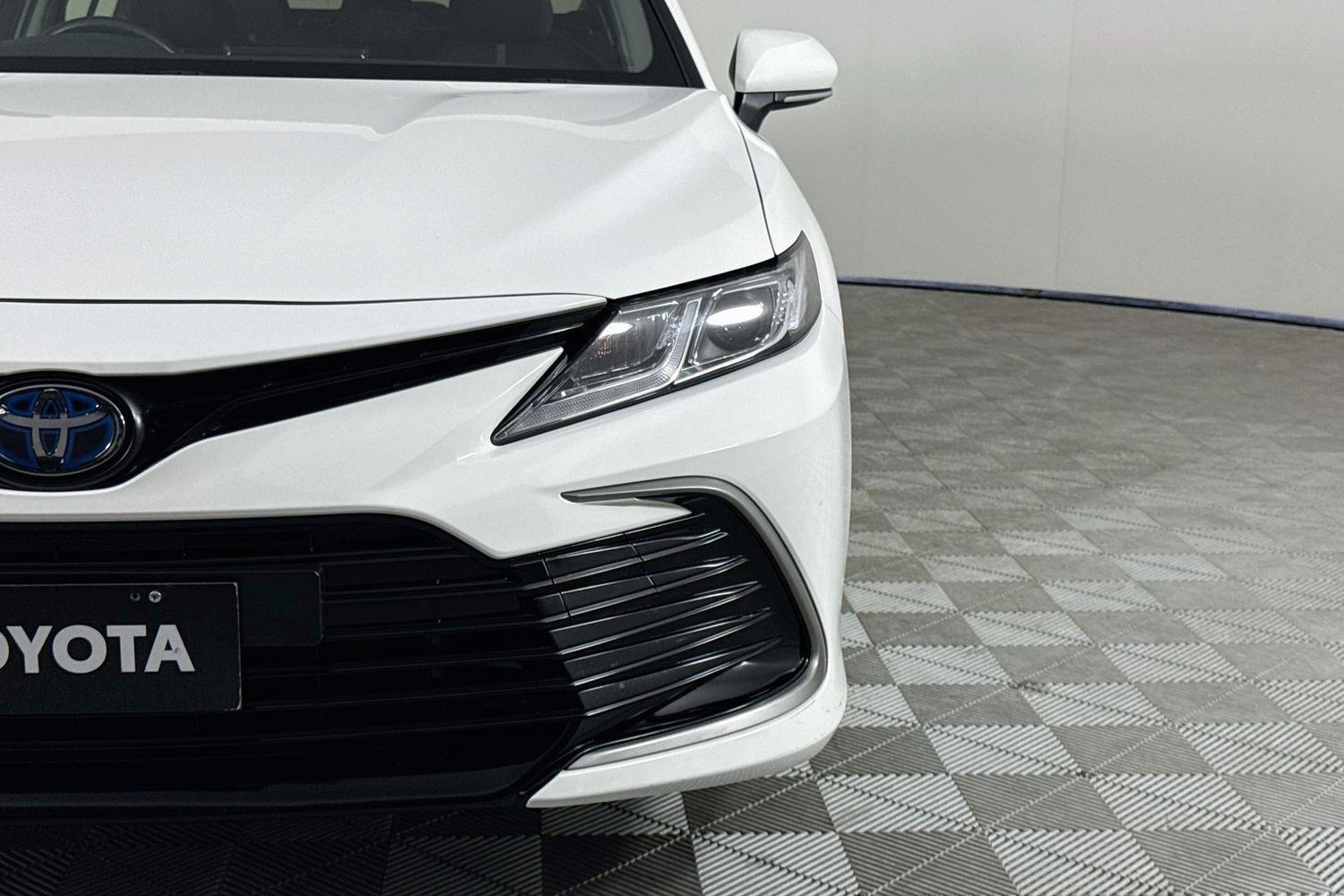2022 Toyota Camry Ascent in White