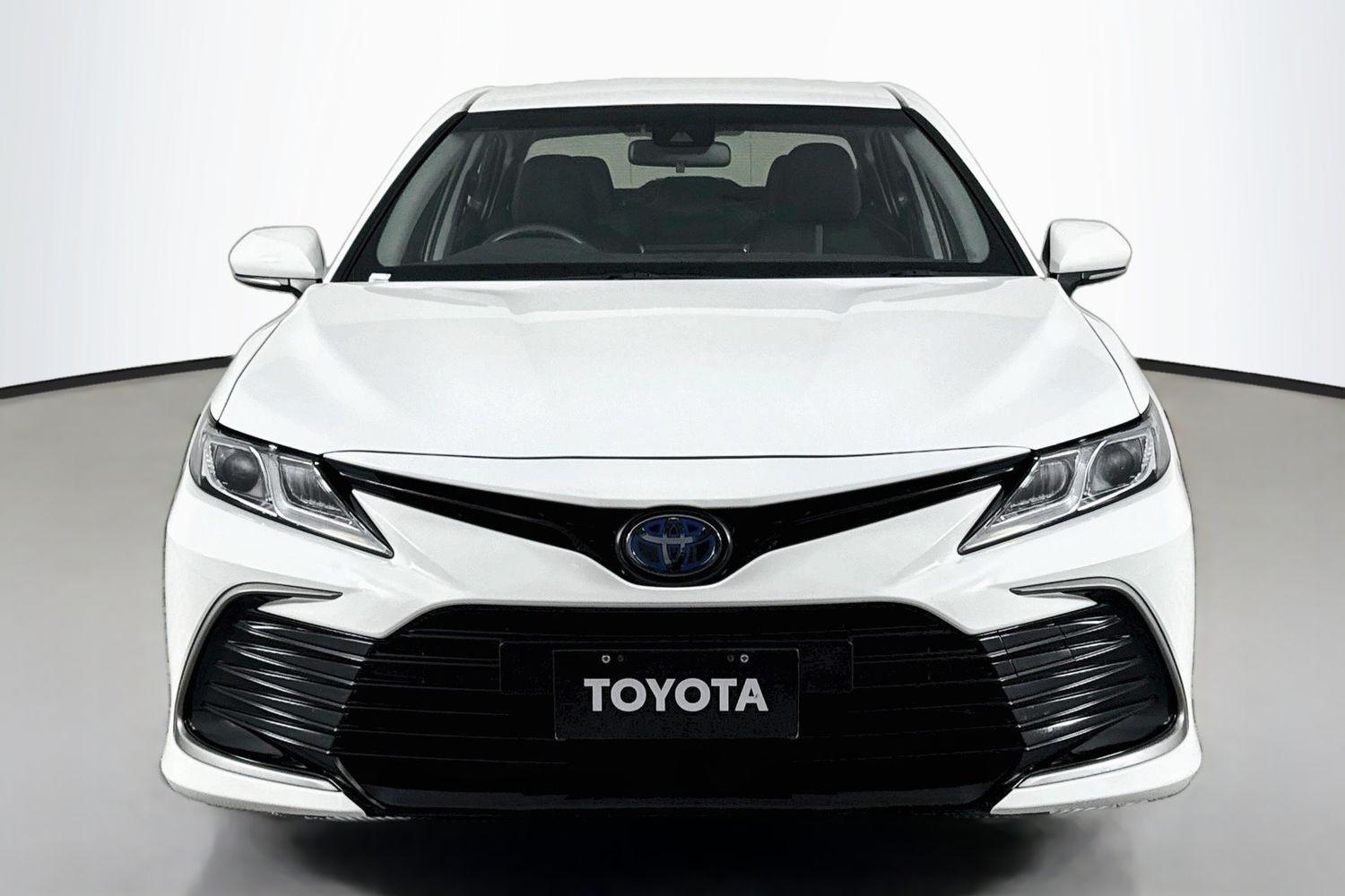 2022 Toyota Camry Ascent in White