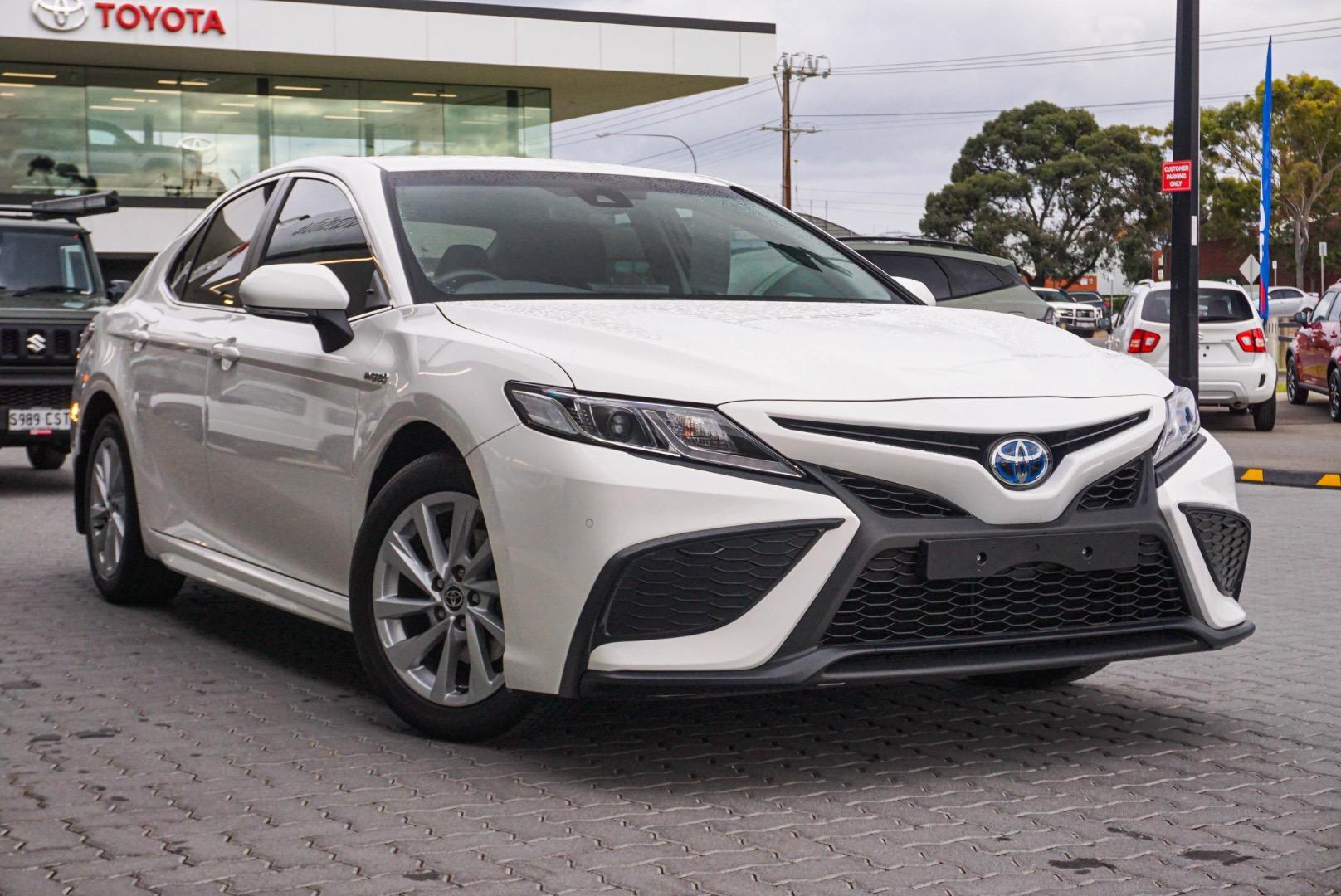 2022 Toyota Camry Ascent Sport in White