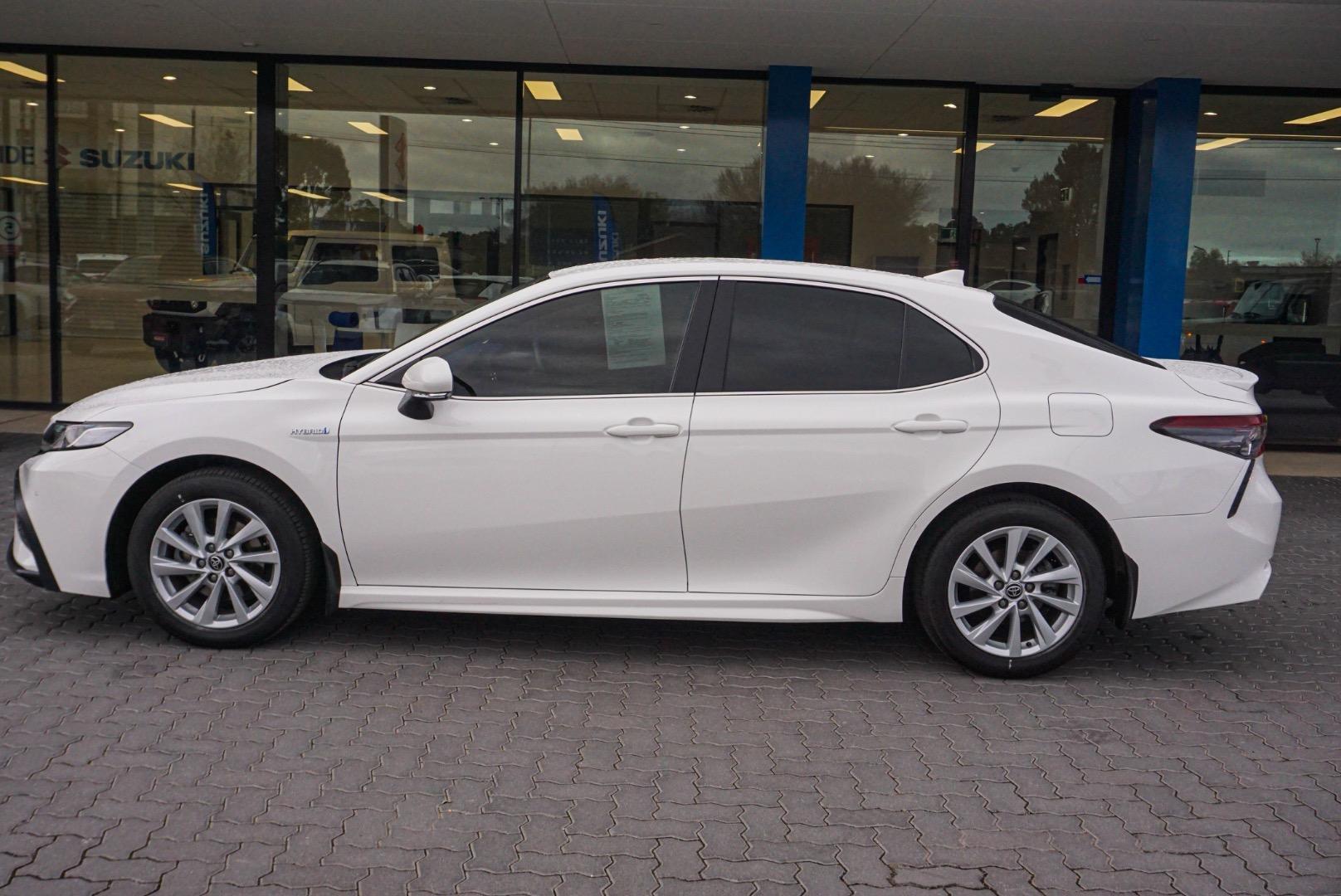 2022 Toyota Camry Ascent Sport in White