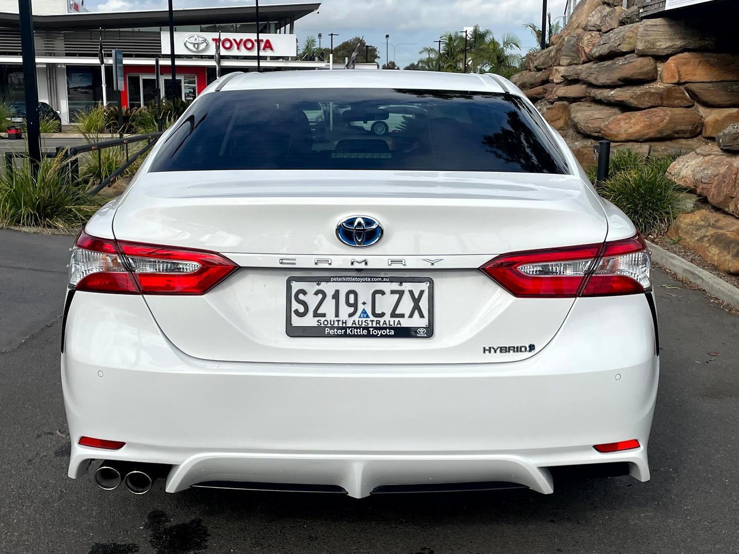 2020 Toyota Camry Ascent Sport in White