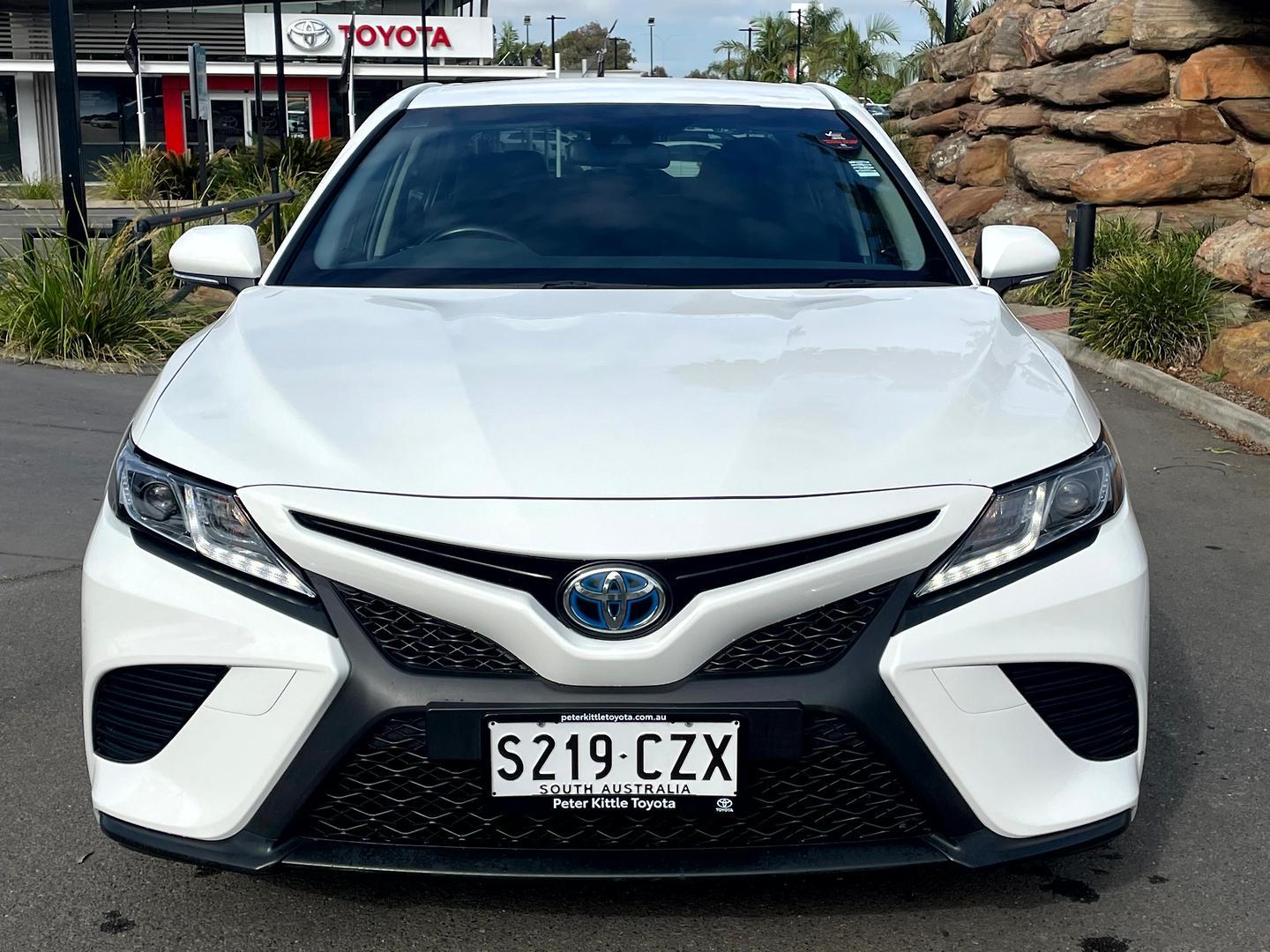 2020 Toyota Camry Ascent Sport in White