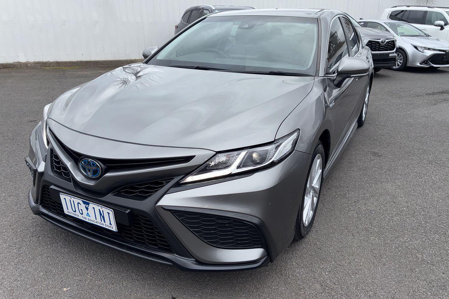 2021 Toyota Camry Ascent Sport in Silver