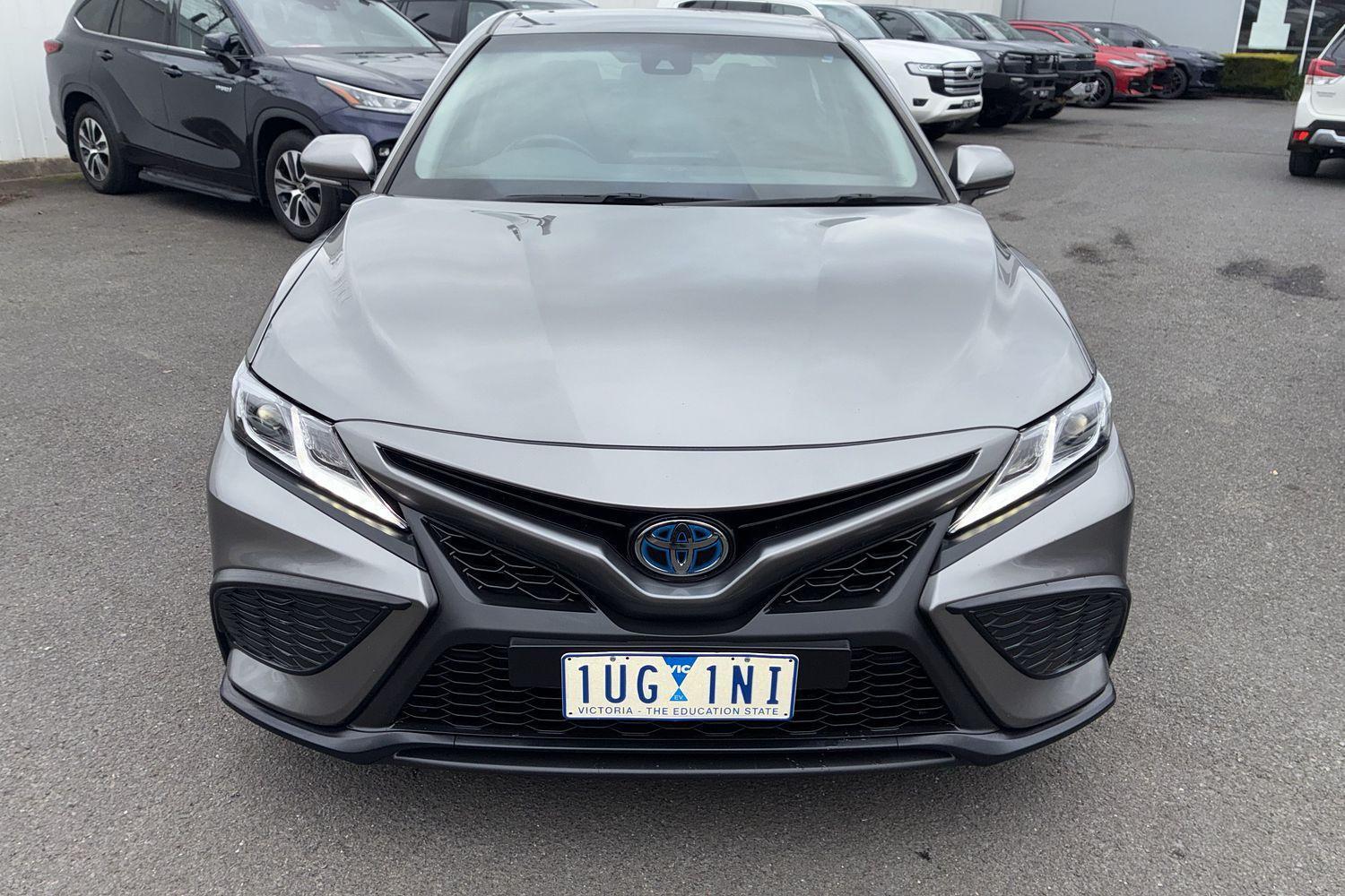 2021 Toyota Camry Ascent Sport in Silver