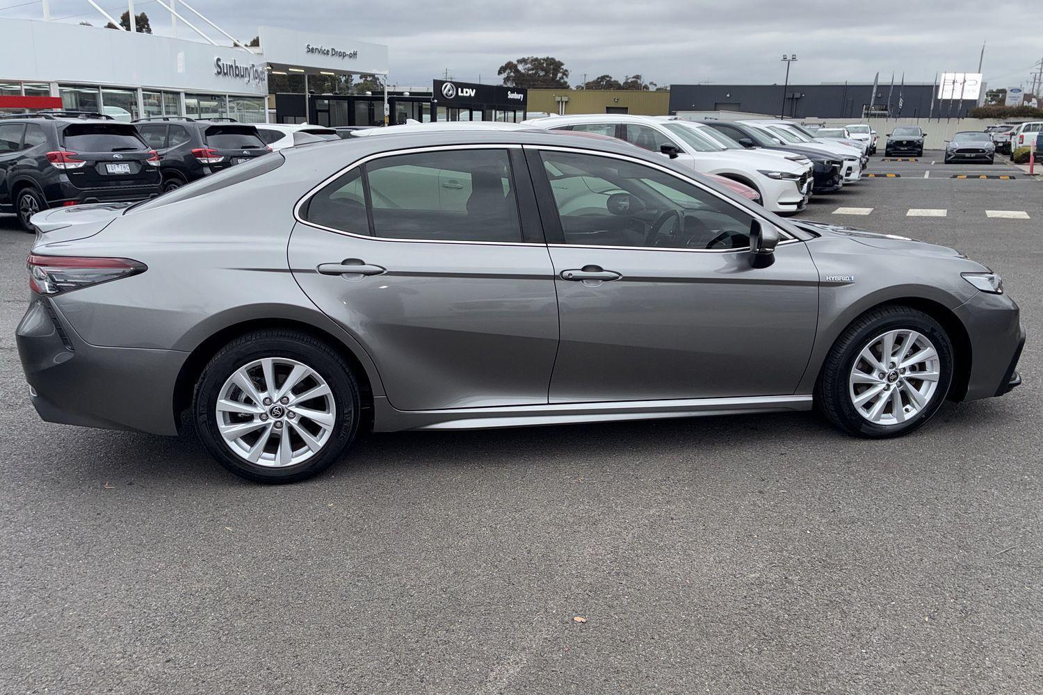 2021 Toyota Camry Ascent Sport in Silver