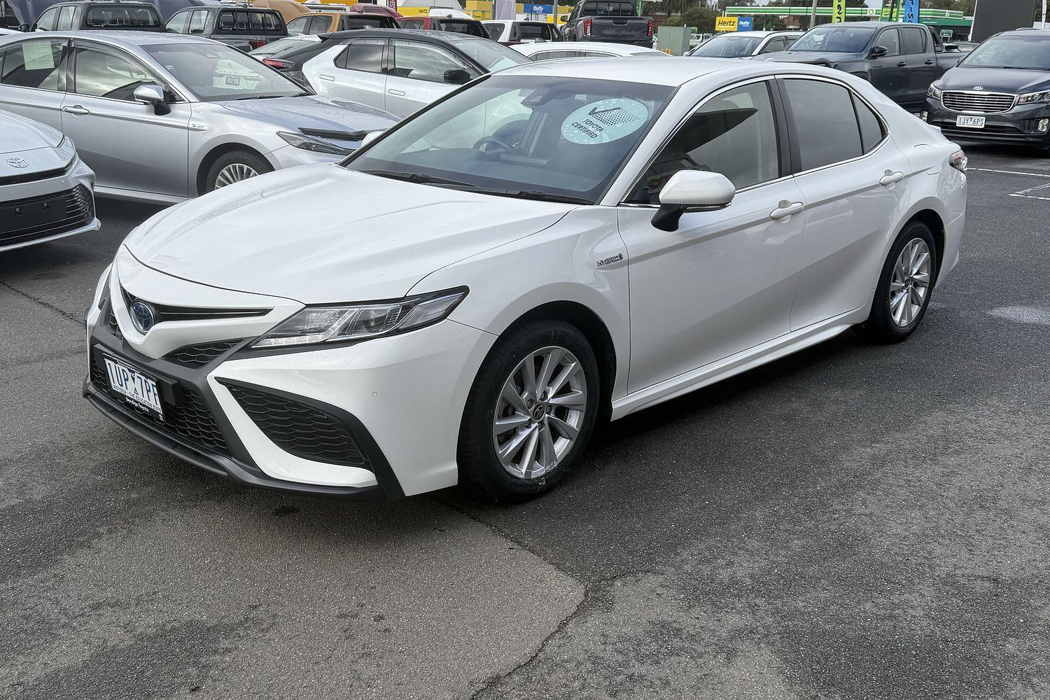 2021 Toyota Camry Ascent Sport in White