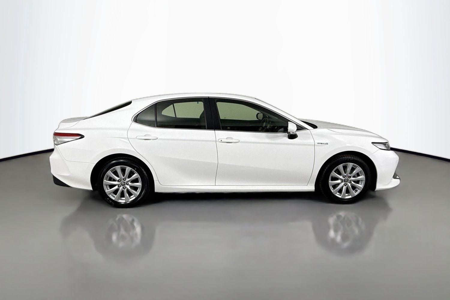 2020 Toyota Camry Ascent in White