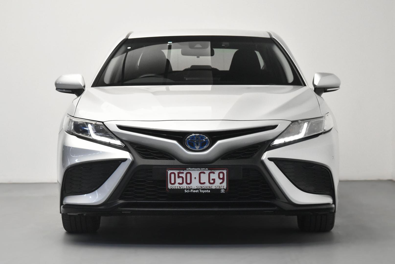 2021 Toyota Camry Ascent Sport in Silver