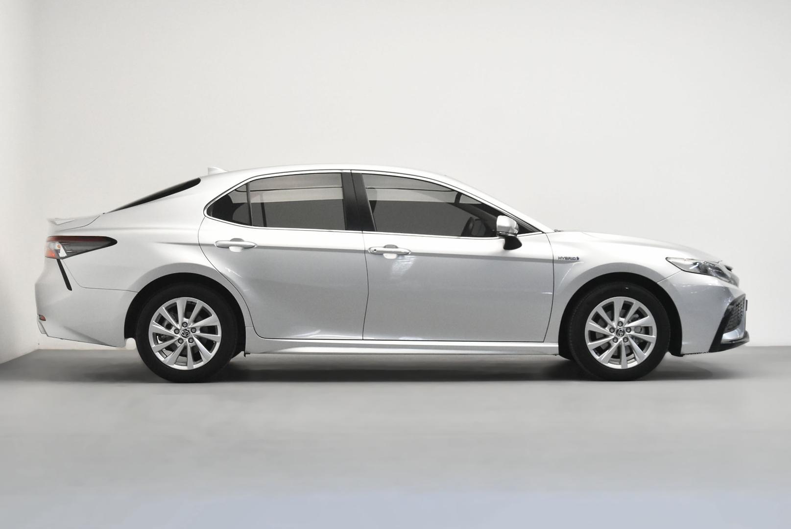 2021 Toyota Camry Ascent Sport in Silver