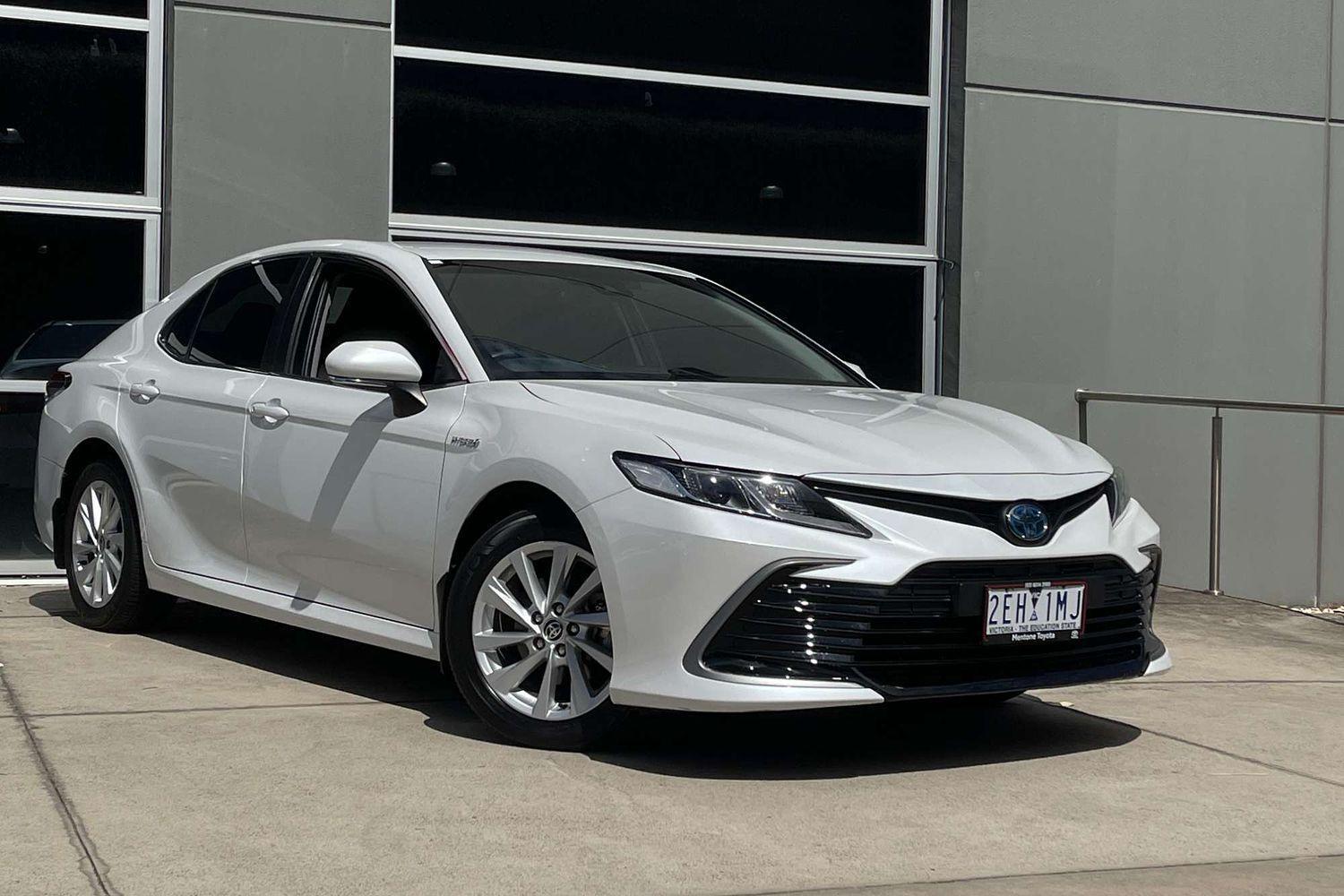 2021 Toyota Camry Ascent in White